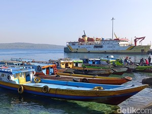 Cuaca Buruk, Kapal Tujuan Larantuka Putar Balik ke Kupang-Pelayaran Ditutup