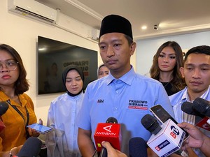 TKN Sentil Hasto Bagi-bagi Telur tapi Tak Mau Disamakan Susu Gratis: Fomo!