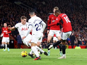 Babak I Selesai, MU Ungguli Tottenham 2-1