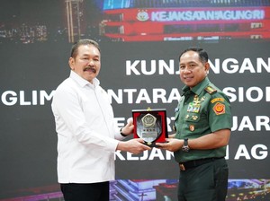 Panglima TNI Temui Jaksa Agung, Perkuat Penegakan Hukum Koneksitas
