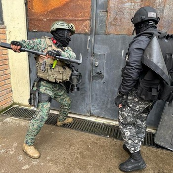 Narapidana Ngamuk Sandera Sipir Penjara, Polisi-Tentara