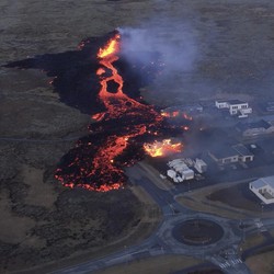 Potret Lahar Panas Letusan Gunung Api Bakar Rumah-Rumah Warga Islandia