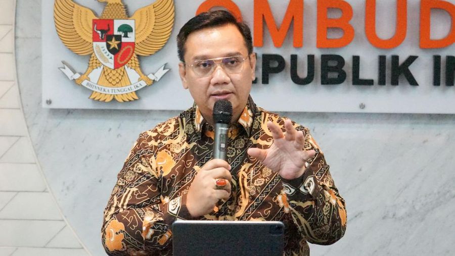 Anggota Ombudsman RI, Yeka Hendra Fatika saat jumpa pers tentang pemeriksaan kebijakan wajib tanam bawang putih di kantornya, Selasa (16/1/2024). (Dok. Ombudsman)