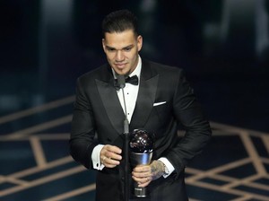 Ederson Jadi Kiper Terbaik FIFA 2023