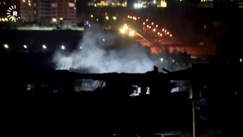 Pemandangan bangunan yang rusak akibat serangan rudal, di Erbil, Irak, 16 Januari 2024. (REUTERS/Azad Lashkari)