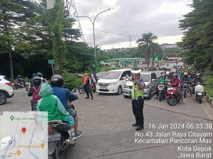 Berhari-hari Macet Lalin GDC Depok Tak Terelak Buntut Tutup Drainase Rusak