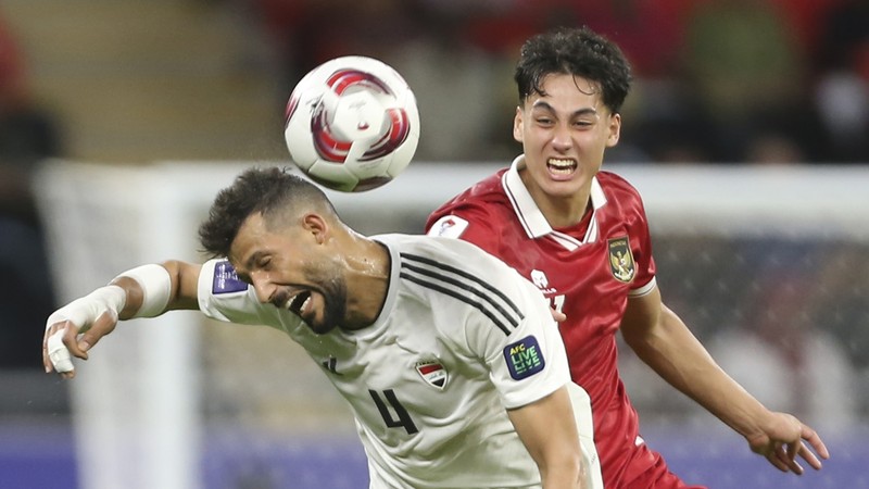 Laga Indonesia melawan Irak dalam lanjutan grup D Piala Asia 2023 di Qatar. (AP Photo/Hussein Sayed) Laga Indonesia melawan Irak dalam lanjutan grup D Piala Asia 2023 di Qatar. (AP Photo/Hussein Sayed)