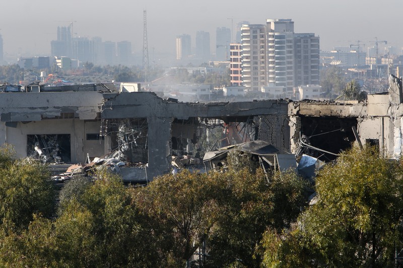 Pemandangan bangunan yang rusak akibat serangan rudal, di Erbil, Irak, 16 Januari 2024. Pemandangan bangunan yang rusak akibat serangan rudal, di Erbil, Irak, 16 Januari 2024. (REUTERS/Azad Lashkari)