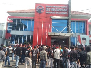 Kader PDIP Majalengka Kompak Mundur: Ikut Arah Politik Jokowi-Maruarar