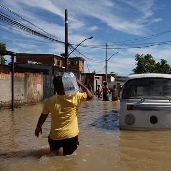 Banjir Bandang Rendam Rumah-Mobil, 12 Orang Tewas di Brasil