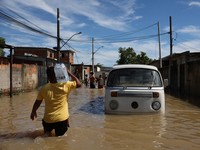 Banjir Bandang Rendam Rumah-Mobil, 12 Orang Tewas di Brasil