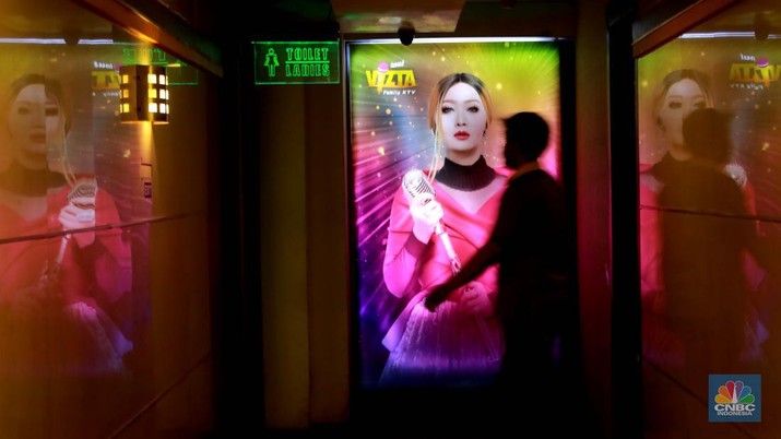 Suasana tempat hiburan karaoke Inul Vizta di Kawasan Lebak Bulus, Jakarta, Selasa, (16/1/2024). (CNBC Indonesia/Muhammad Sabki)