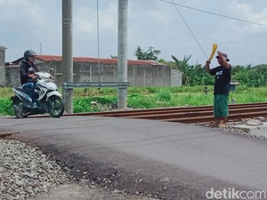 Cerita Penjaga Perlintasan Lokasi Laka Maut KA Gaya Baru Vs Agya di Prambanan