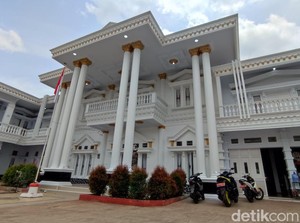 Melihat Kantor Desa di Ciamis yang Viral bak Istana Eropa