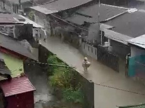 Perumnas Antang Makassar Terendam Banjir, 167 Warga Mengungsi di Masjid
