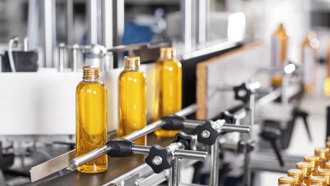 Pusingnya Pengusaha Plastik, Harga Bahan Baku Naik Gegara Perang Iran