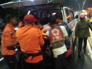 Biker Sidoarjo Tewas Tertabrak Mobil di Jembatan Mayangkara Surabaya