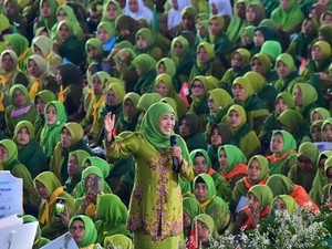 Kala Khofifah Disebut Media Asing Sosok Penentu Kemenangan Pilpres 2024