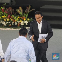 Detik-detik Anies Berjabat Tangan (Lagi) dengan Prabowo