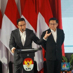 Anies - Cak Imin Hadir Debat Keempat Kenakan Setelan Jas