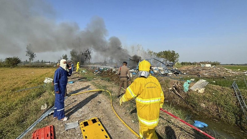 Rescuers work on a cite of an explosion at a firework factory in Suphan Buri province, Thailand, Wednesday, Jan. 17, 2024. The Thai government’s disaster relief agency says an explosion at a fireworks factory in central Thailand has killed at least 20 people. (Samerkun Suphan Buri Foundation via AP)