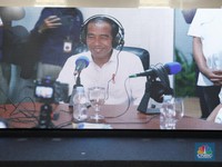 Momen Jokowi dan Menkominfo Budi Arie Menyapa Pendengar RRI dari IKN