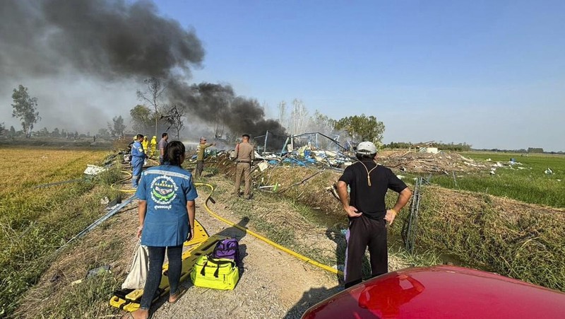 Rescuers work on a cite of an explosion at a firework factory in Suphan Buri province, Thailand, Wednesday, Jan. 17, 2024. The Thai government’s disaster relief agency says an explosion at a fireworks factory in central Thailand has killed at least 20 people. (Samerkun Suphan Buri Foundation via AP)
