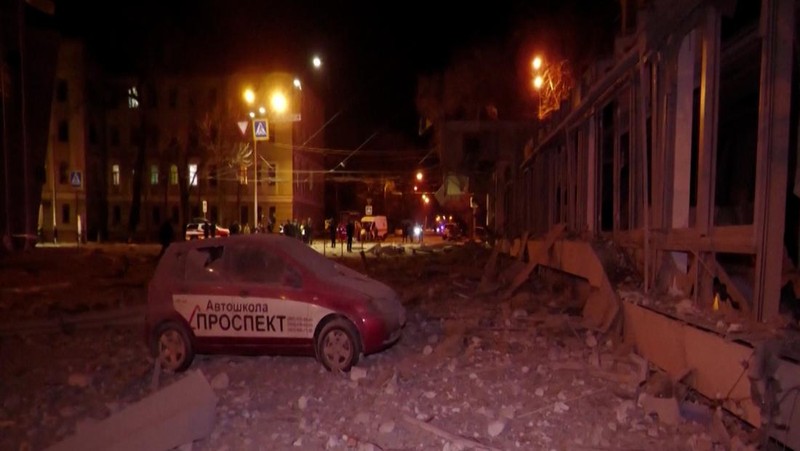 Rusia bombardir kota New York, Ukraina Timur. (AP)