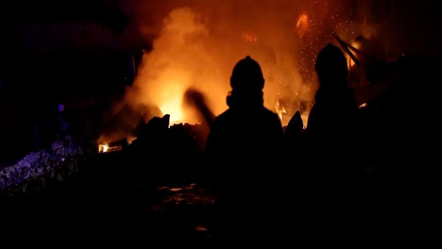 Rusia bombardir kota New York, Ukraina Timur. (AP)