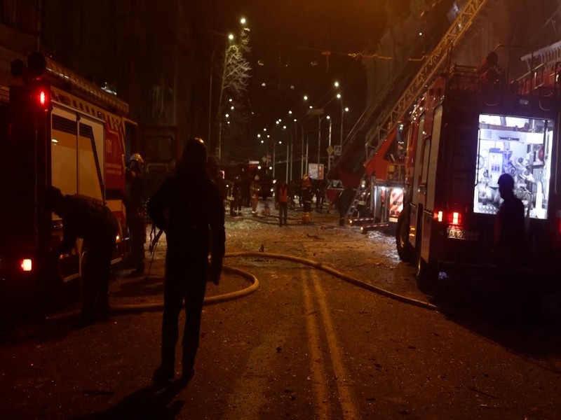 Rusia bombardir kota New York, Ukraina Timur. (AP)