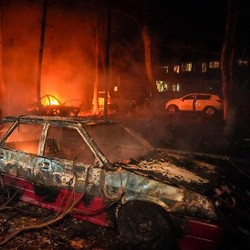 Penampakan Serangan Drone Rusia ke Ukraina, Hancurkan Mobil & Bangunan