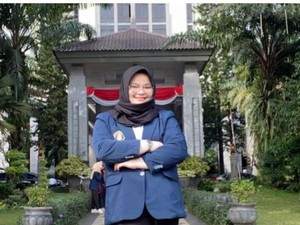 Mulai Kuliah Usia 16 Tahun, Syifa Lulus Jadi Wisudawan Termuda UB