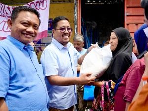Emak-emak Fans Prabowo-Gibran Serbu Pasar Murah Gerindra Jatim di Kediri