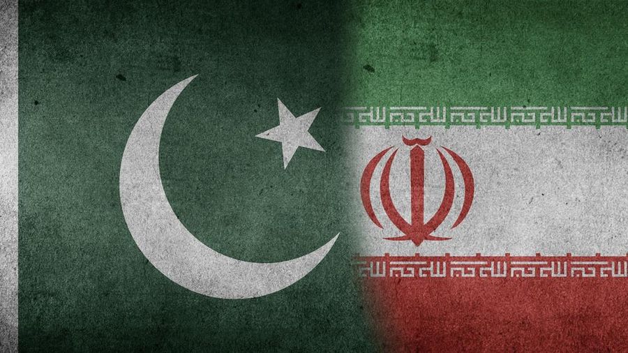 Foto kolase bendera Pakistan dan Iran. (Dok. Pixabay)