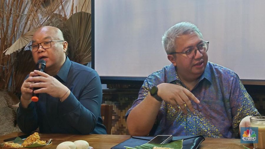 Ketua Umum Asosiasi Pengusaha Pusat Perbelanjaan Indonesia (APPBI) Alphonzus Widjaja menyebut target okupansi mal atau pusat perbelanjaan yang diprediksi akan kembali seperti sebelum pandemi tidak bisa tercapai di tahun ini, karena adanya pembatasan impor yang dilakukan oleh pemerintah. (CNBC Indonesia/Martyasari Rizky)