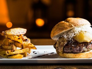 Buat yang Ketagihan, Ini 5 Tips Berhenti Makan Junk Food