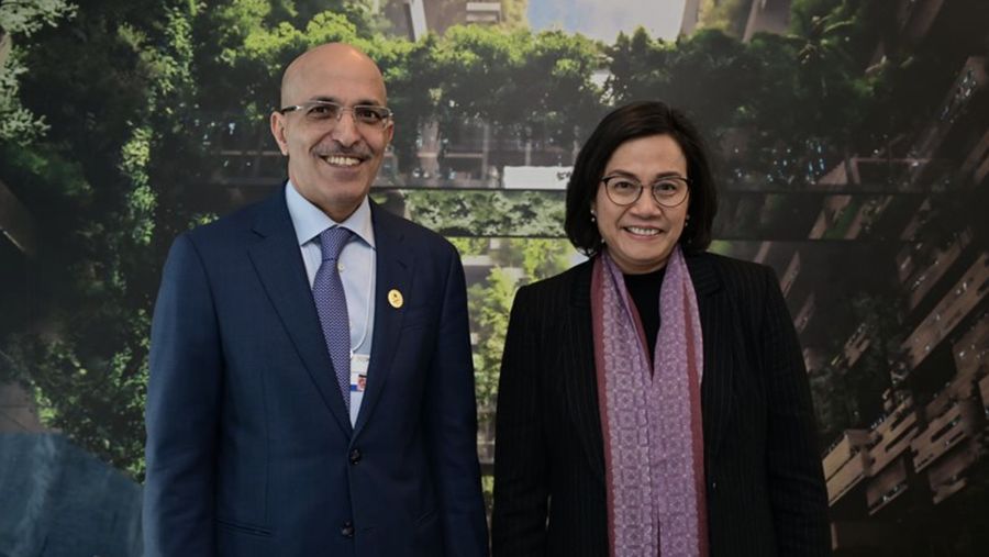 Menteri Keuangan Sri Mulyani bertemu  dengan Menteri Keuangan Arab Saudi, Mohammed Al-Jadaan di sela-sela agenda kegiatan World Economic Forum (WEF) Annual Meeting 2024, di Davos-Klosters, Switzerland (16/01). (Dok. Kemenkeu.go.id)