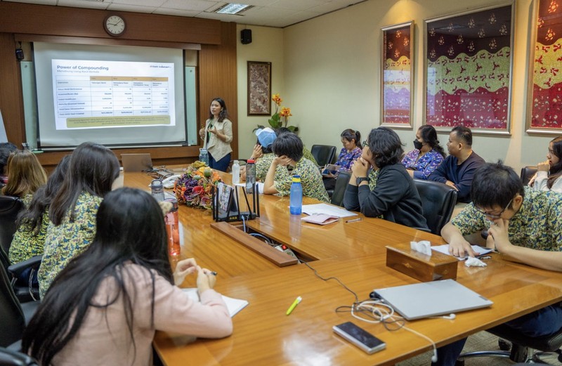 Investasiku Dalam rangka perlunya literasi keuangan kepada siswa-siswi di Indonesia, Sekolah Perkumpulan Mandiri (SPM) melakukan company visit ke beberapa anak usaha di CT Corp yaitu InvestasiKu by PT Mega Capital Sekuritas, CNBC Indonesia dan Allobank. Acara ini diadakan di Menara Bank Mega, Jakarta pada hari Kamis, 18 Januari 2024 yang dihadiri oleh kurang lebih 20 siswa/i dan 5 guru pendamping. (Ist)