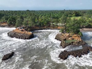 10 Tempat Wisata di Bengkulu, Apa Saja Daya Tariknya?