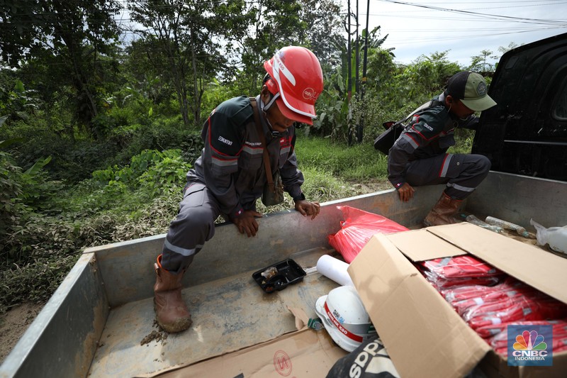Kepadatan kendaraan proyek di pembangunan Ibu Kota Negara (IKN) Nusantara di Kabupaten Penajam Paser Utara, Kalimantan Timur, Kamis, (19/1/2024). (CNBC Indonesia/Tri Susilo) Kepadatan kendaraan proyek di pembangunan Ibu Kota Negara (IKN) Nusantara di Kabupaten Penajam Paser Utara, Kalimantan Timur, Kamis, (19/1/2024). (CNBC Indonesia/Tri Susilo)