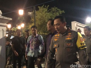 Kapolri-Sultan HB X Buka Pameran Lukisan Peace & Harmony di Benteng Vredeburg