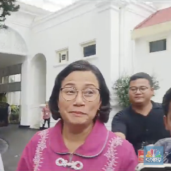 Bolak Balik Istana, Sri Mulyani Bantah Mundur dari Kabinet