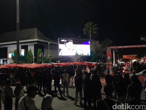 Nobar Vietnam VS Indonesia, Warga Tumpah Ruah di Halaman Balai Kota Solo