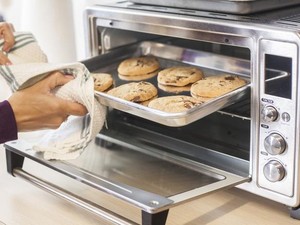 Ini Bedanya Oven Konveksi dan Oven Konvensional buat Panggang Kue