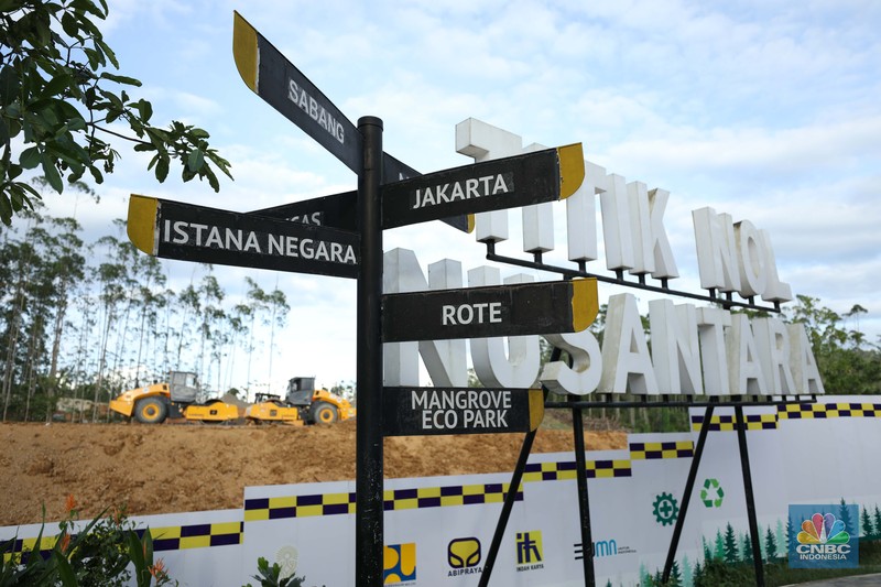 Kepadatan kendaraan proyek di pembangunan Ibu Kota Negara (IKN) Nusantara di Kabupaten Penajam Paser Utara, Kalimantan Timur, Kamis, (19/1/2024). (CNBC Indonesia/Tri Susilo) Kepadatan kendaraan proyek di pembangunan Ibu Kota Negara (IKN) Nusantara di Kabupaten Penajam Paser Utara, Kalimantan Timur, Kamis, (19/1/2024). (CNBC Indonesia/Tri Susilo)