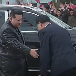 Kim Jong Un Ketahuan Pakai Mercy Mewah, Dapat dari Mana?