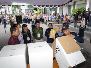 Polrestabes Surabaya Gelar Apel dan Simulasi Pengamanan TPS Pemilu 2024