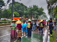 Puluhan Petani Geruduk Kantor Kementan, Tolak Impor Beras!