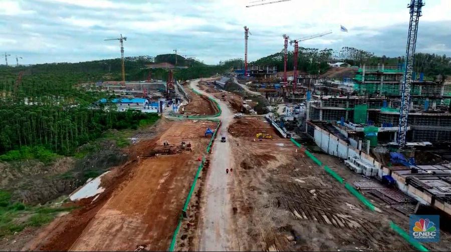 Suasana proyek pembangunan Ibu Kota Negara (IKN) Nusantara terus dikebut. Ditargetkan mulai bulan Juli 2024, Aparatur Sipil Negara (ASN), termasuk PNS dan PPPK, bisa mulai menempati kawasan ibu kota baru, Sepaku, Kabupaten Penajam Paser Utara, Kalimantan Timur, Kamis, (19/1/2024). (²©²ÊÍøÕ¾/Tri Susilo)