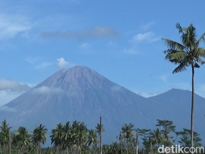 Gunung Semeru Kembali Erupsi Selama 128 Detik